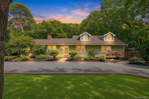 117 Hallock Rd, Lake Grove, NY, 11755-1401 | Card Image