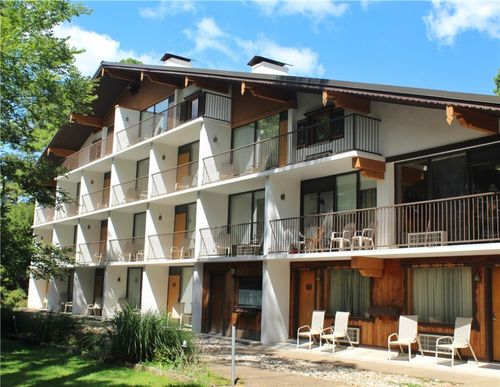 325 W Van Buren, Eureka Springs, AR, 72632-8804 | Card Image