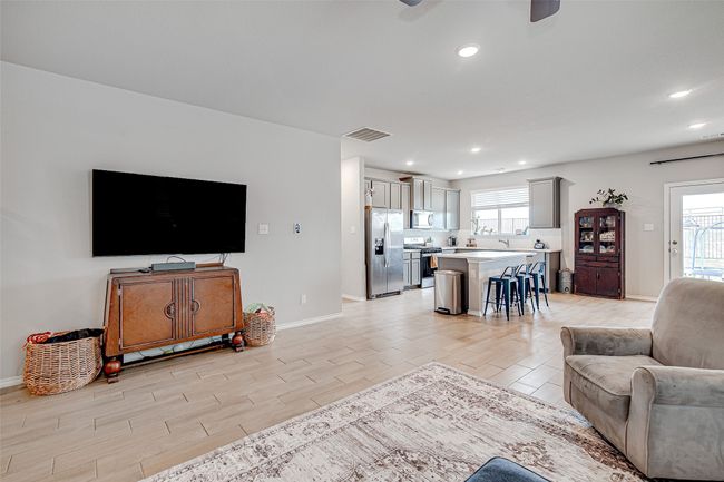 645 Godley Rnch, House other with 4 bedrooms, 2 bathrooms and null parking in Godley TX | Image 6