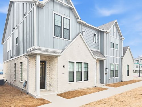 721 Kerrville Ln, Plano, TX, 75075-1042 | Card Image