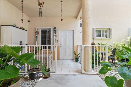 1-6900 Nw 179th St, HIALEAH, FL, 33015-5641 | Card Image