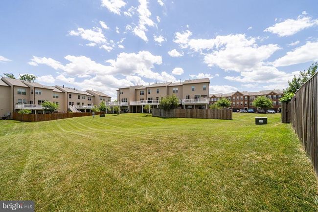 23314 Tradewind Dr, Townhouse with 3 bedrooms, 4 bathrooms and null parking in BRAMBLETON VA | Image 4