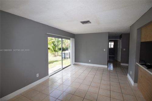 apt-a-825 Sw 10th St, Hallandale Beach, FL, 33009-6816 | Card Image