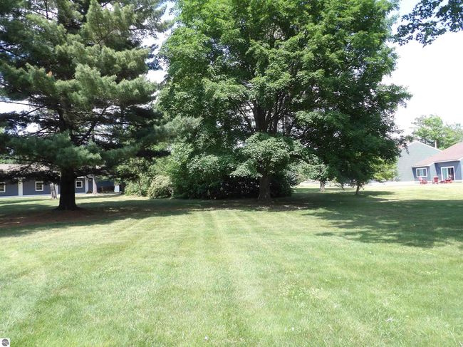 19 - 144 N Shore Dr W, House other with 2 bedrooms, 2 bathrooms and null parking in Cadillac MI | Image 22