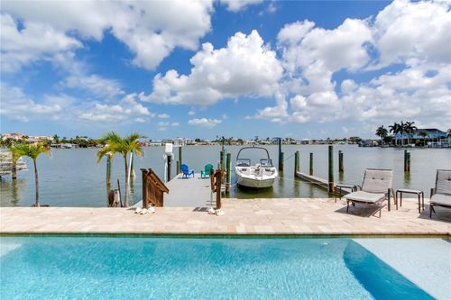330 173rd Ave E, NORTH REDINGTON BEACH, FL, 33708-1333 | Card Image