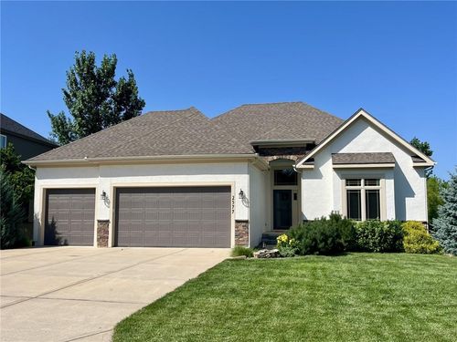 2577 W Elm St, Olathe, KS, 66061-7833 | Card Image