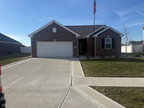 1315 Bontrager Ln, Shelbyville, IN, 46176-8594 | Card Image