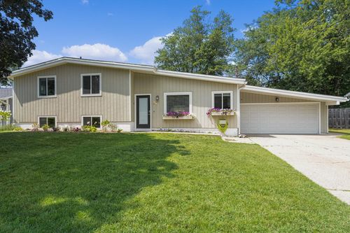 142 Birchwood Ave, Holland, MI, 49423-6657 | Card Image