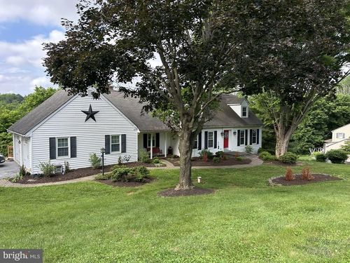 975 Wind Song Rd, WEST CHESTER, PA, 19382-2056 | Card Image