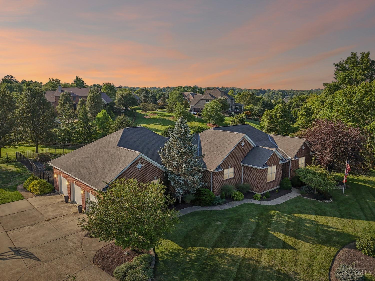 Rose Petal Dr, Cincinnati, OH 45247