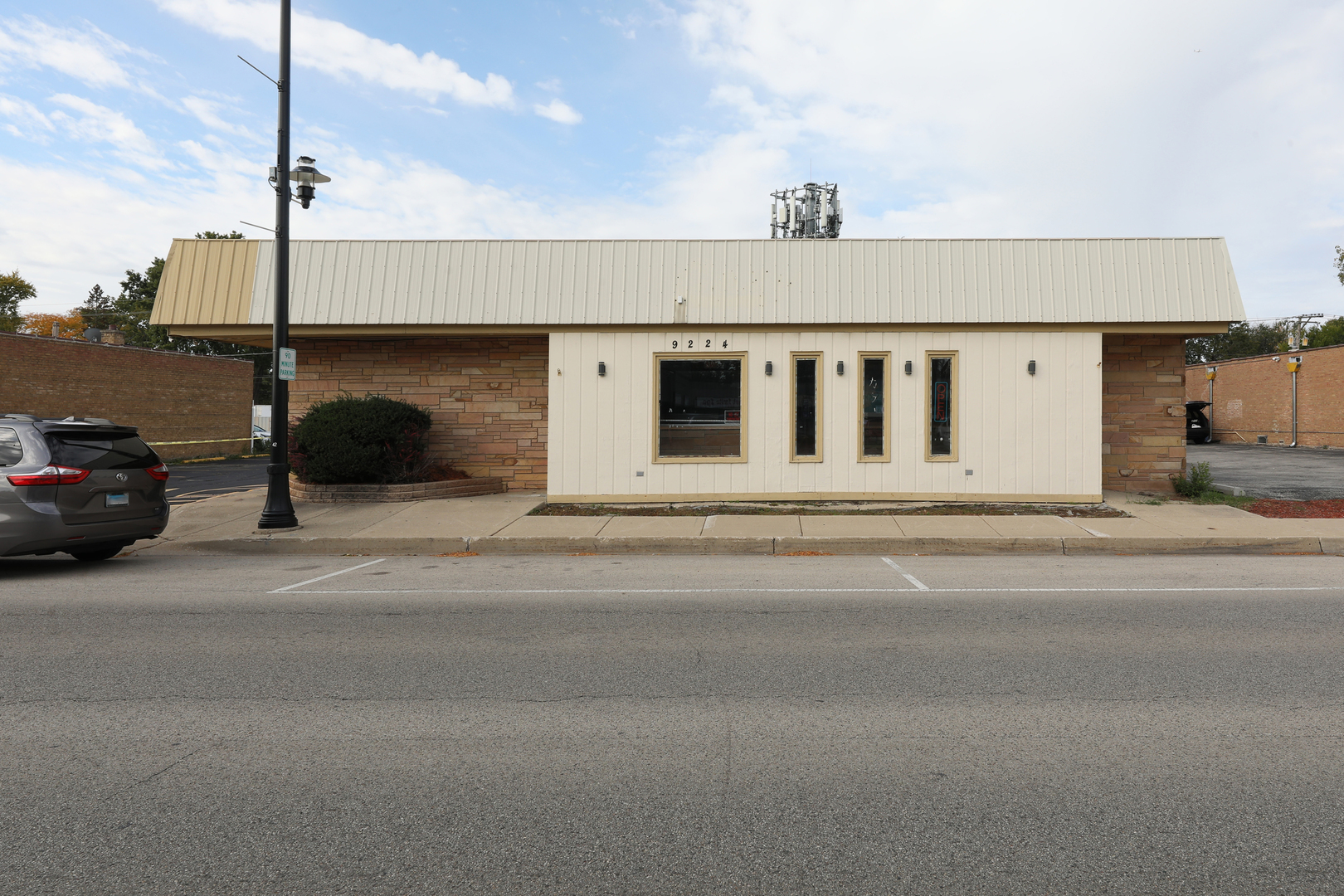 9224 Waukegan Rd, Morton Grove, IL 60053