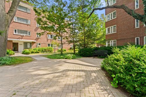 apt-4ne-7202 Oak Ave, River Forest, IL, 60305-1953 | Card Image