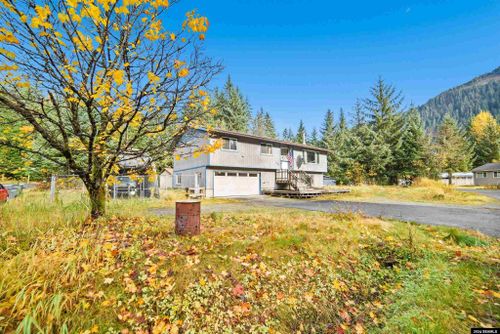 8307 Valley Avenue, Juneau, AK, 99801 | Card Image