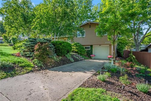 2101 Ne 62nd St, Kansas City, MO, 64118-5009 | Card Image