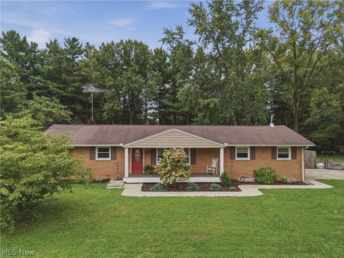 6084 Peach St, Louisville, OH, 44641-9405 | Card Image