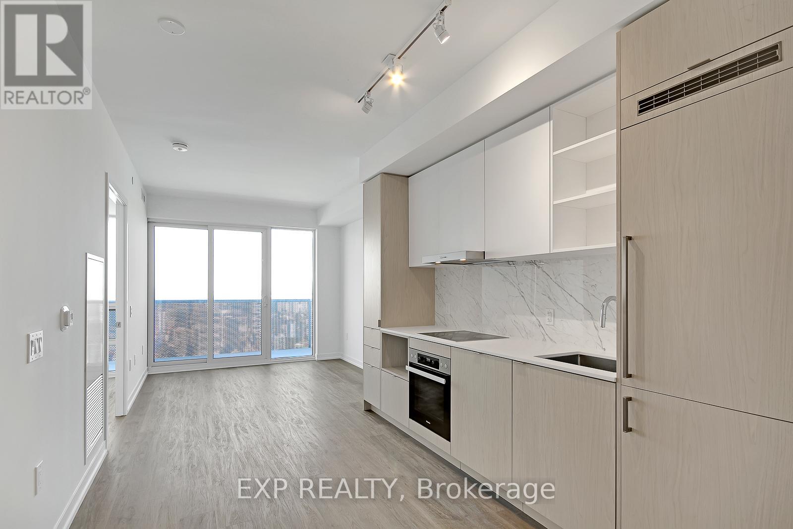 Residential Lease in Toronto (Waterfront Communities)