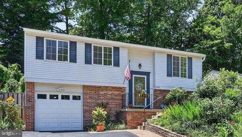 8471 Great Lake Ln, SPRINGFIELD, VA, 22153-4005 | Card Image