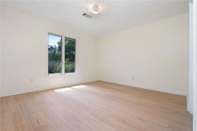 First Bedroom | Image 10