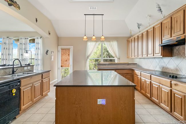 846 County Road 2763, House other with 3 bedrooms, 2 bathrooms and null parking in Mico TX | Image 16