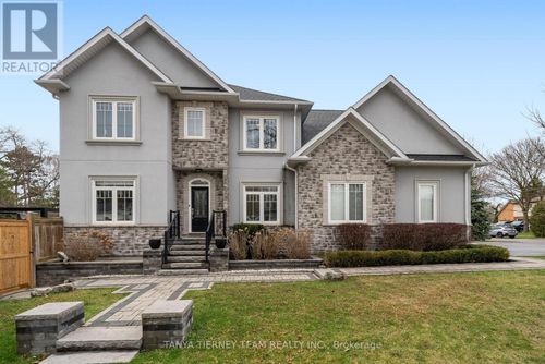 1 Centre St W, Whitby, ON, L1M1C1 | Card Image