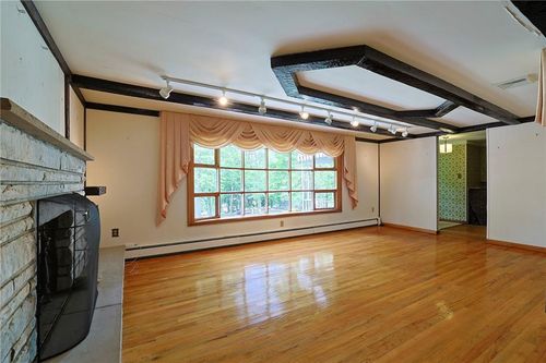 10 Greenwood Dr, Beacon, NY, 12508-2908 | Card Image