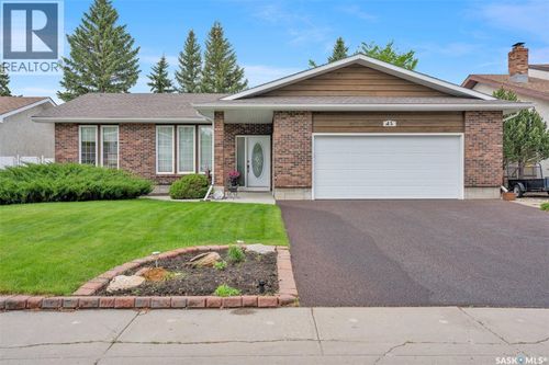 15 Dalhousie Way, Regina, SK, S4V0A1 | Card Image