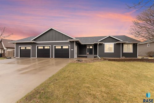 1305 S Fernwood Ave, Brandon, SD, 57005-2144 | Card Image