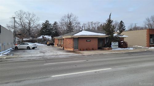 15357 Farmington Rd, Livonia, MI, 48154-2847 | Card Image