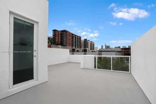 315-315 Ne 7 St, Fort Lauderdale, FL, 33304 | Card Image