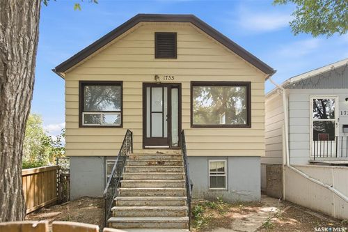 1735 Quebec St, Regina, SK, S4P1J4 | Card Image