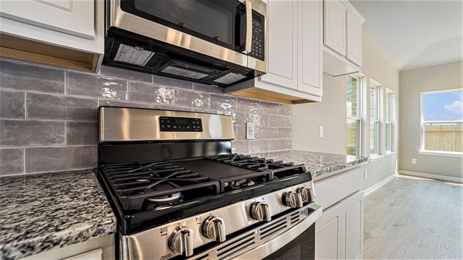 855 Waukegan Rd, House other with 4 bedrooms, 2 bathrooms and 2 parking in Conroe TX | Image 12