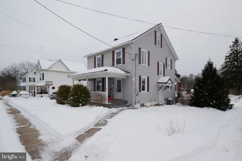 127 E Aaron Sq, AARONSBURG, PA, 16820-8911 | Card Image