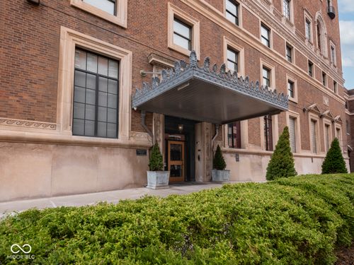 303-350 N Meridian, Indianapolis, IN, 46204 | Card Image