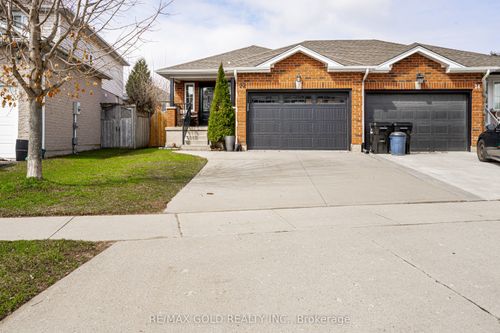 22 Martson Crescent, Cambridge, ON, N3C4G3 | Card Image