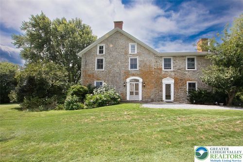 385 Albright Road, Maxatawny Twp, PA, 19530 | Card Image