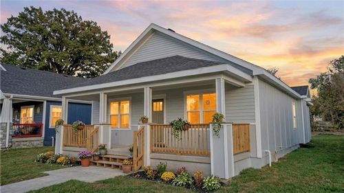 716 Chestnut St, Osawatomie, KS, 66064-1508 | Card Image