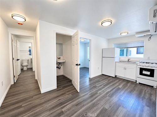 925 N Washington, Long Beach, CA, 90813 | Card Image