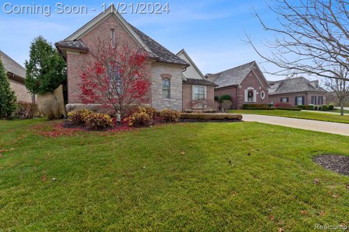 2677 Monarch Court, Oakland Twp, MI, 48306 | Card Image