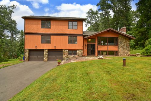 3 Standish Rd, Ellington, CT, 06029-3637 | Card Image