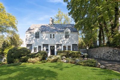 Welcome to 221 Manhasset Avenue | Image 1