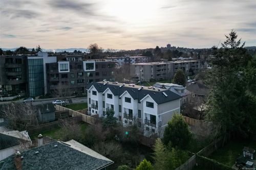 3-2268 Bowker Ave, Victoria, BC, V8R2E4 | Card Image