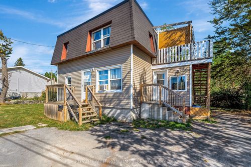 {{alt}} | Card Image