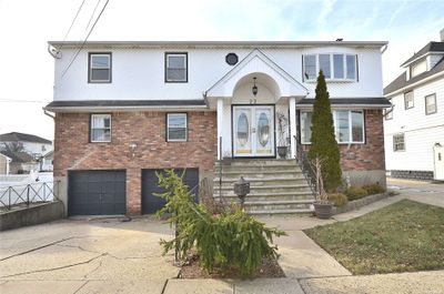 22 Wyoming Avenue, Home with 6 bedrooms, 3 bathrooms and null parking in Lynbrook NY | Image 1