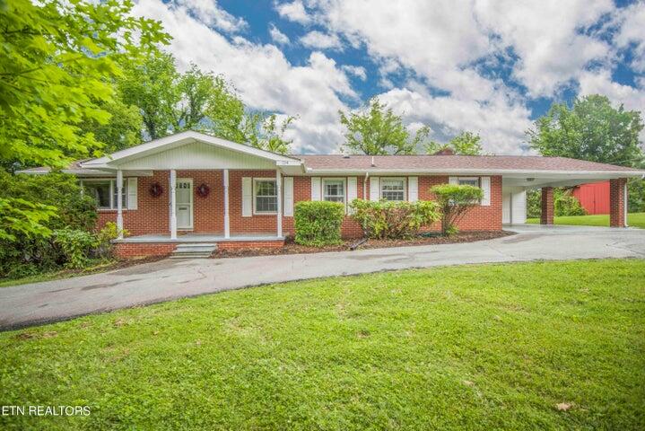 Loveliss St, Kingston, TN 37763