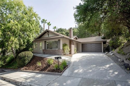 2101 El Arbolita Dr, Glendale, CA, 91208-1807 | Card Image