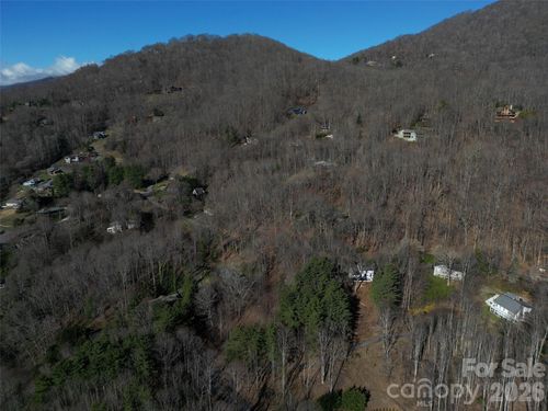 1165 Scenic Cir, Waynesville, NC, 28786-8128 | Card Image
