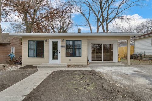 2413 20th St, North Chicago, IL, 60064-2407 | Card Image