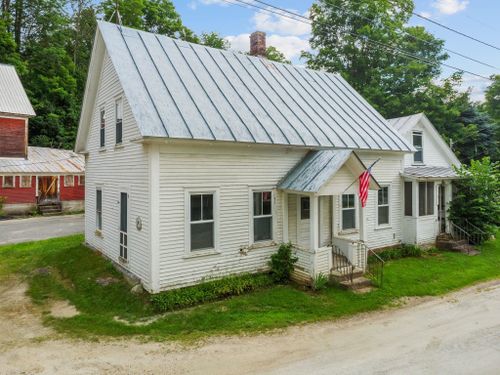 18 Oak Chapel Rd, Bridgewtr Cor, VT, 05035-9737 | Card Image