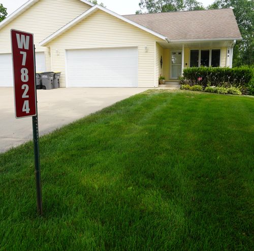 W7824 Maple Dr, Onalaska, WI, 54650-9724 | Card Image