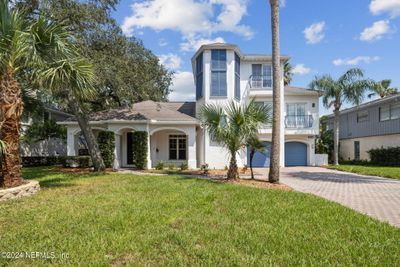 335 11 Th Street, House other with 5 bedrooms, 4 bathrooms and null parking in Atlantic Beach FL | Image 1